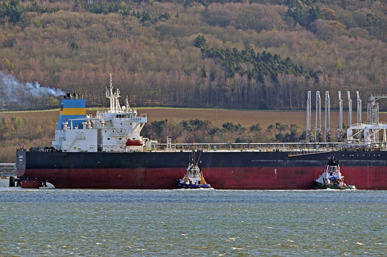 Tankowiec powiązany z Rosją. Francja bada sprawę