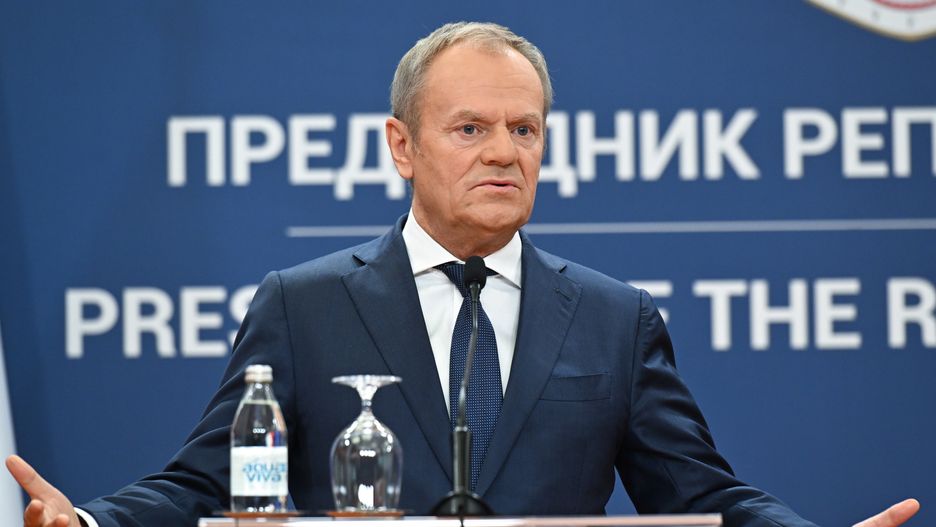 Donald Tusk
Belgrad, Serbia, 24.10.2024. Premier RP Donald Tusk podczas wsp�lnej konferencji prasowej z prezydentem Serbii Aleksandrem Vucziciem po spotkaniu w Pa�acu Serbii w Belgradzie, 24 bm. Premier Donald Tusk i szef rz�du Grecji Kyriakos Micotakis s� z wizyt� w Serbii, gdzie z przedstawicielami w�adz b�d� rozmawia� na temat perspektyw cz�onkostwa Serbii w UE. Wizyta premiera Tuska ma zwi�zek z rozpoczynaj�c� si� 1 styczniu 2025 r. polsk� prezydencj� w Radzie UE. (jm) PAP/Radek Pietruszka
Radek Pietruszka
donalda tuska, dyplomacja, konferencja prasowa, polityk, polityka, premier, premiera, serbia, wizyta, zagraniczna