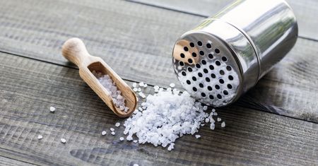 Zimą rośnie spożycie tego składnika. Może być groźny dla zdrowia