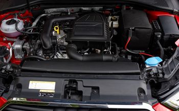 Mechanik o używanych autach. Mówi, jakie lepiej omijać