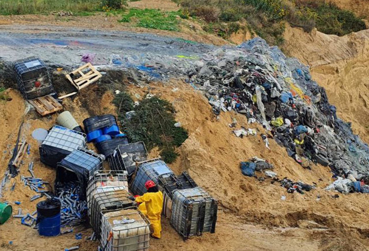 Dwie urzędniczki oskarżone. Chodzi o nielegalne składowanie odpadów