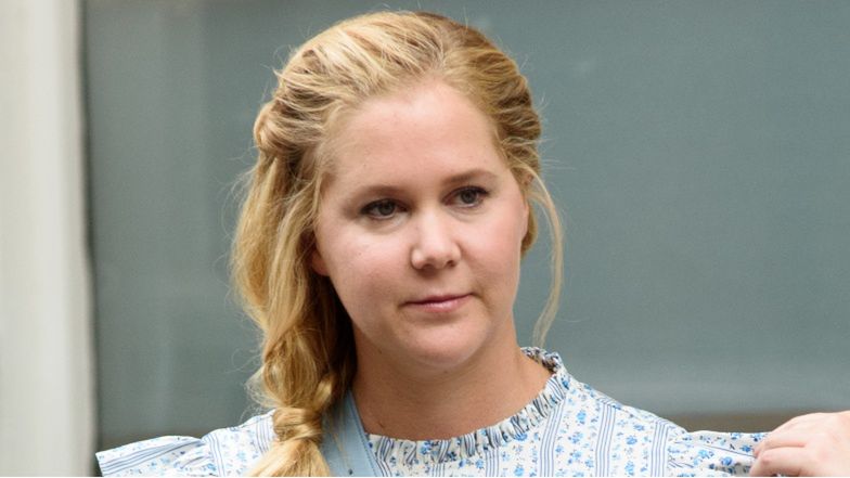 Amy Schumer WYCIĘTO MACICĘ. "Było bardzo, bardzo dużo krwi"