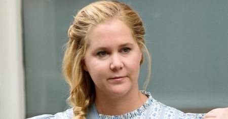 Amy Schumer WYCIĘTO MACICĘ. "Było bardzo, bardzo dużo krwi"