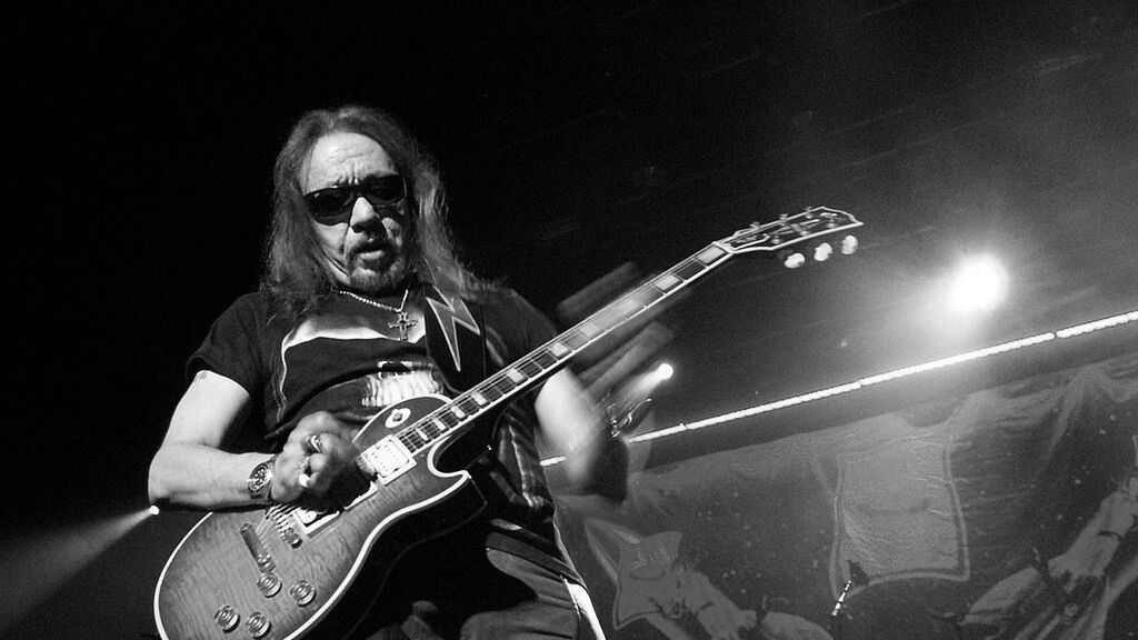 Ace Frehley z Kiss nie żyje