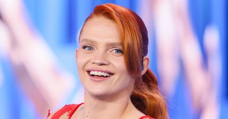 Rzadki widok: Odziana w bikini Margaret pozuje w wodzie u boku MĘŻA. Mało kto wie, czym się zajmuje