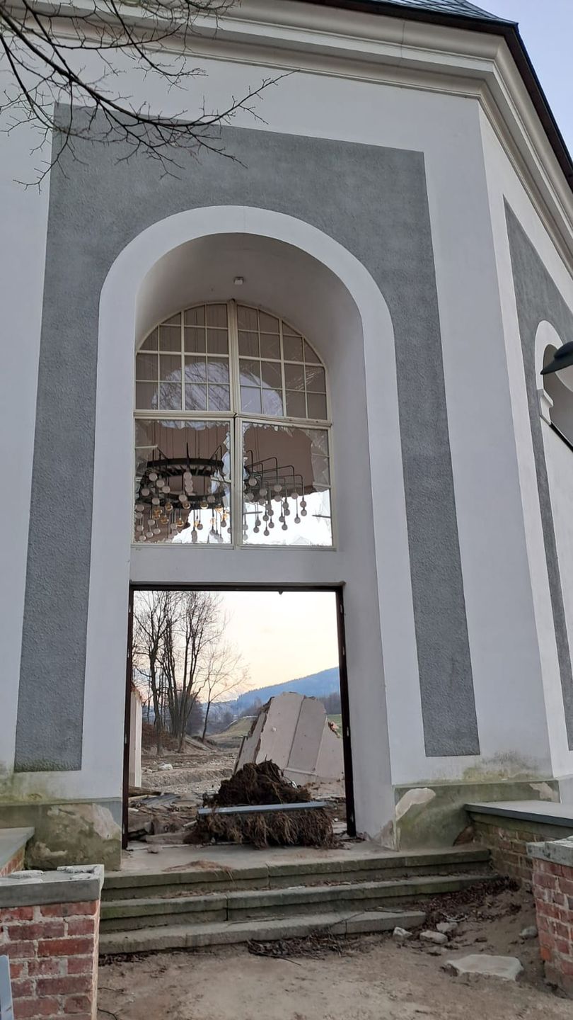 Zniszczenia w Stroniu Śląskim po dwóch miesiącach od powodzi