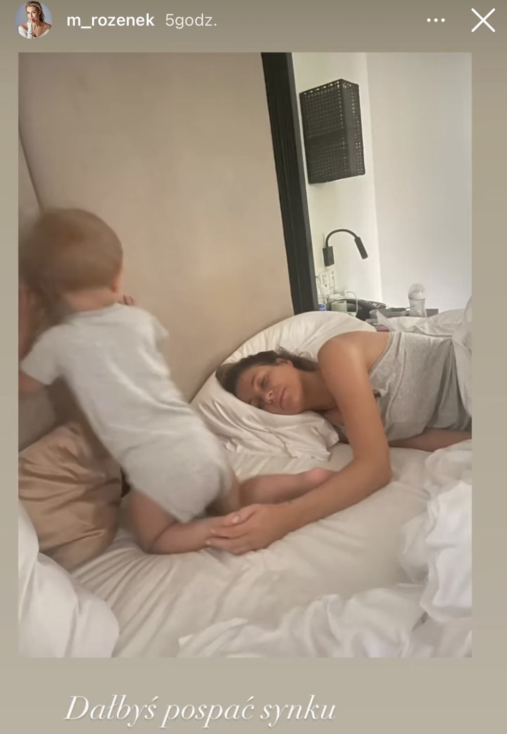 Odziana w piżamkę Małgorzata Rozenek zdradza, co robi, żeby dłużej WYLEGIWAĆ SIĘ W ŁÓŻKU. Pomysłowa?