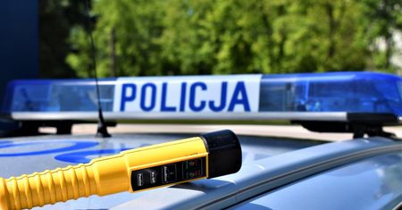 Białystok: Przyjechała autem na komisariat. Policjantka od razu wyczuła alkohol