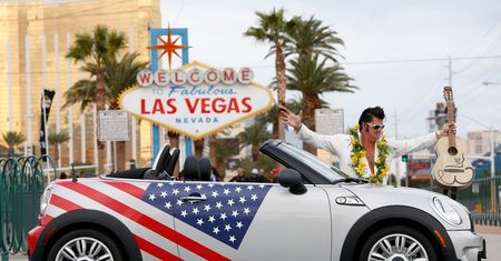 Galeria Mini jako celebracja sprzedaży półmilionowego egzemplarza w USA