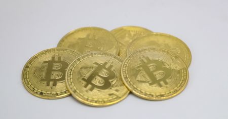Bitcoin spada ze szczytu. Tyle stracił w kilka miesięcy