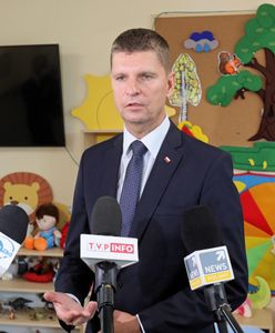 Powrót do szkoły i koronawirus. Minister Dariusz Piontkowski po rozpoczęciu roku. Konferencja MEN (na żywo)