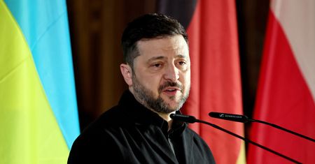 Zełenski o rozmowach z Putinem. "Nie da się go zatrzymać pocałunkami"