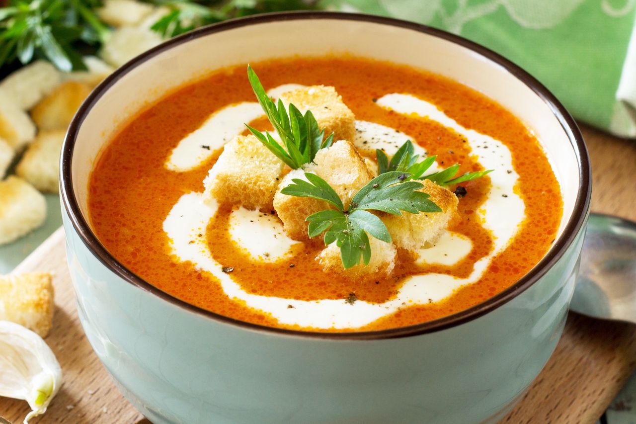 Aromatyczną i rozgrzewającą zupę zagęszczam ulubionym sposobem. Smakuje jak u babci