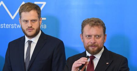 Afera z respiratorami. Łukasz Szumowski pod ostrzałem. "Są nowe ustalenia"