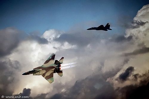 Czy można zabrać iPhone’a do F16? 1