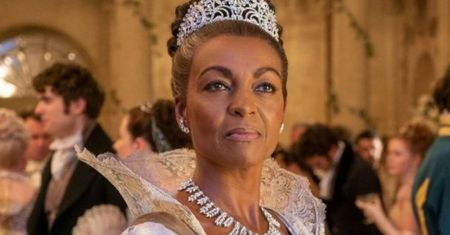 Adjoa Andoh skomentowała scenę z balkonu. "Czy to już rasizm?"