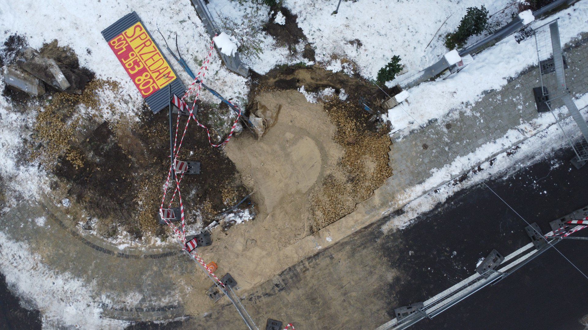 Zapadlisko przy domu w Olkuszu - 29.11