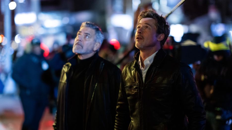 George Clooney i Brad Pitt na planie filmu "Wilki" w dzielnicy Chinatown w Nowym Jorku