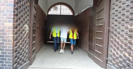Wyciągał gotówkę skradzionymi BLIK-ami. Zdobywał je w sieci