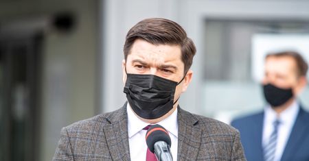 Ważna informacja dla zaszczepionych. MZ ujawnia plany dot. obostrzeń