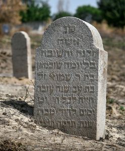 Ukraina. Zniszczony cmentarz żydowski