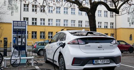 Ile naprawdę "palą" auta elektryczne? ADAC podał wyniki dla 27 modeli