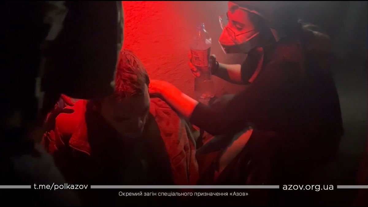 Rosjanie kontynuują ataki na Mariupol. Szpital polowy w Azowstalu zniszczony 