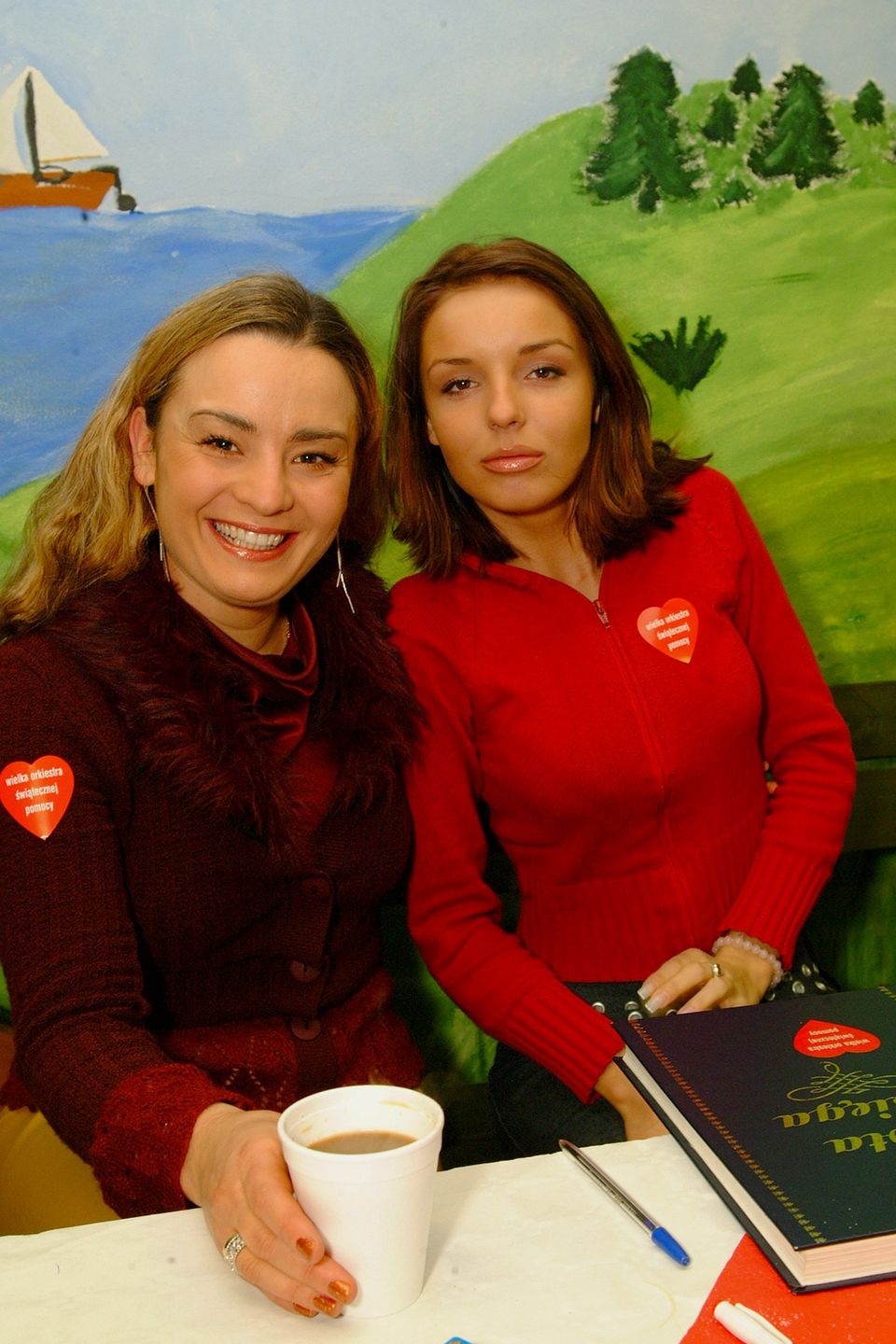 Joanna Jędrejek z aktorami "13 posterunku"