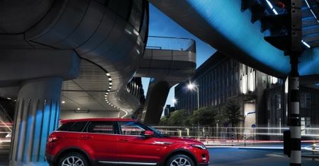 5-drzwiowy Range Rover Evoque oficjalnie [wideo]