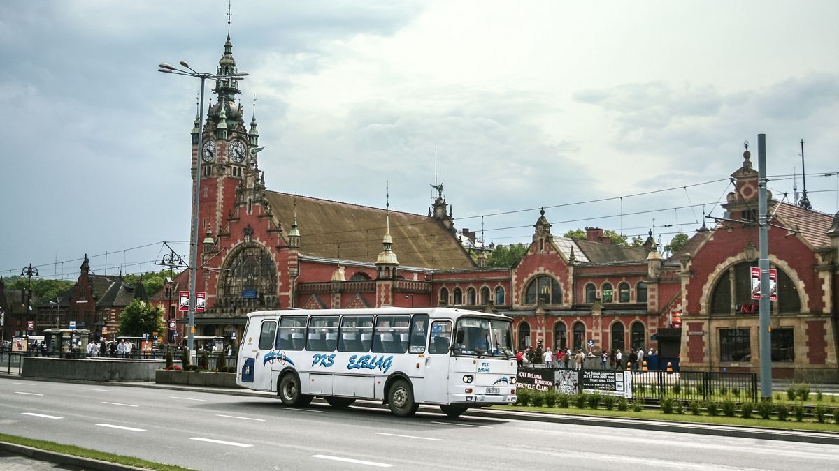 Rząd chce zwiększyć dopłaty do linii autobusowych o 200 mln zł