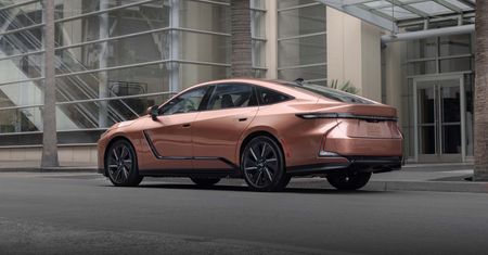 Nowy Lexus ES zachwyca designem i zaskakuje rekordowo niską ratą