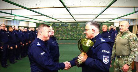 Zawody strzeleckie Policji w Radomiu 2026 – 55 drużyn, sukces Gostynina i podium dla asp. Kaźmierczaka!