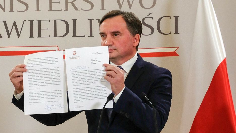 Konferencja min Sprawiedliwo?ci Zbigniewa Ziobry
11.12.2021 Warszawa . Konferencja min Sprawiedliwosci Zbigniewa Zoibry na temat listu do przewodniczacej KE w sprawie ujawnionej przez media politycznej korupcji  w TSUE. fot . Przemek Wierzchowski / REPORTER
n/z: Zbigniew Ziobro
Przemyslaw Wierzchowski/REPORTER