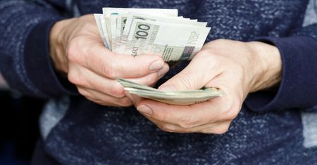 Polacy stracili oszczędności. "Przejedli je, bo słuchali NBP i nie przejmowali się inflacją"