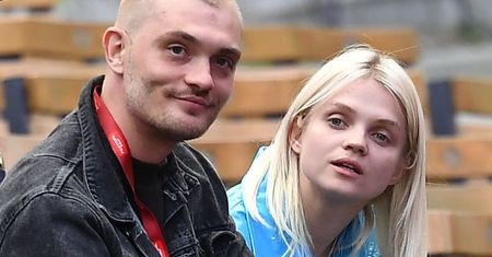 Margaret i KaCeZet chwalą się całuśnym zdjęciem z ogródka: "Zaprosilibyśmy was na grilla, ale..." (FOTO)