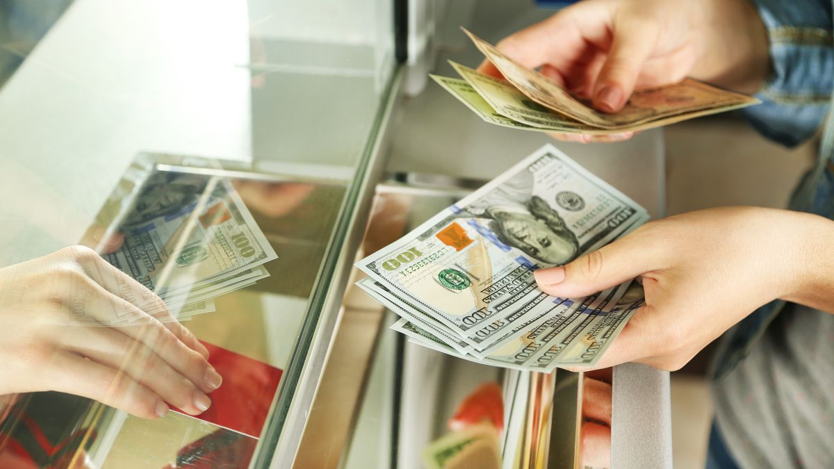 Kursy walut NBP 22.04.2020. Czwartkowy kurs euro, funta, dolara i franka szwajcarskiego