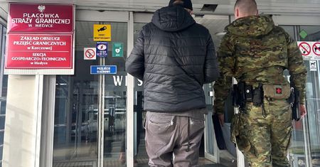 Zranił nożem innego Ukraińca. Wydalili go z Polski. Dali 5-letni zakaz