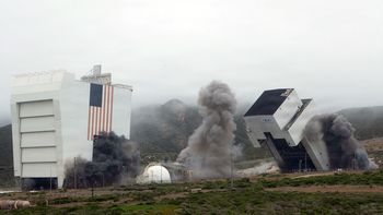 Dawne wieże startowe w Kalifornii wyburzone. Teraz wchodzi tam SpaceX