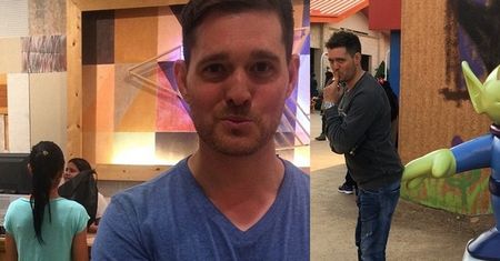 Michael Buble pokazał zdjęcie pośladków obcej kobiety! "UPOKORZYŁEŚ JĄ!"