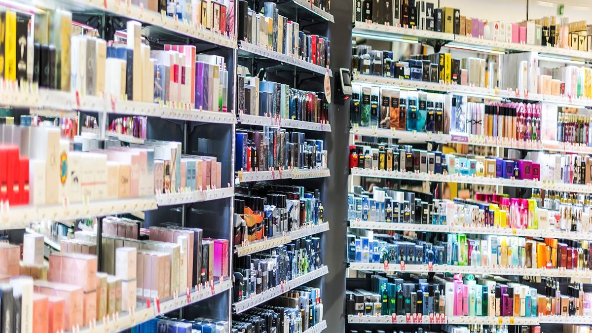 List pożegnalny wypadł jej w perfumerii. Ekspedientki nie traciły czasu