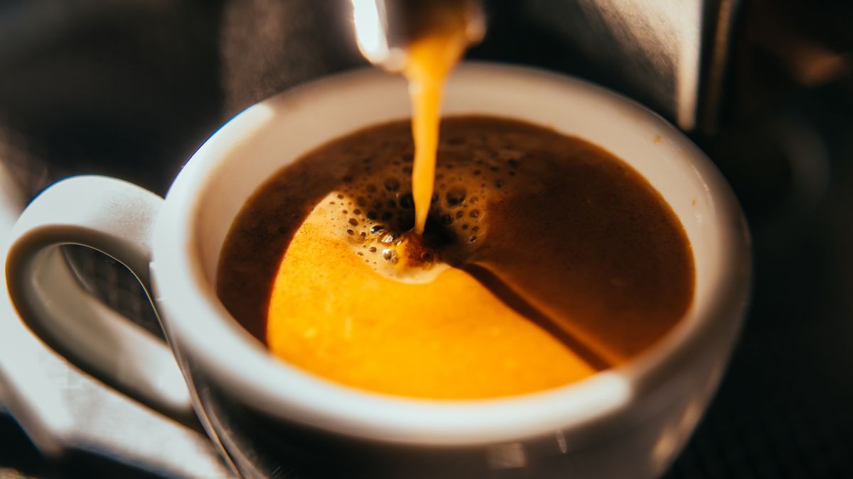 Coffee machine pouring out espresso shot.
Coffee machine pouring out espresso, close-up.
Guido Mieth