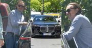TYLKO NA PUDELKU: Frywolny Radosław Majdan parkuje BMW za ponad 600 TYSIĘCY ZŁOTYCH na ulicy, by porozmawiać ze znajomym. Tak trzeba żyć? (ZDJĘCIA)
