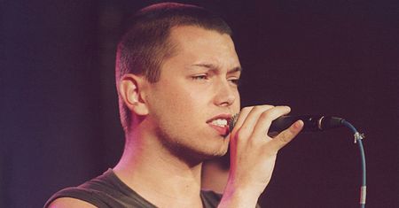 Dziś mówi o uzależnieniach. Podbił polską scenę i zniknął. Tak teraz wygląda