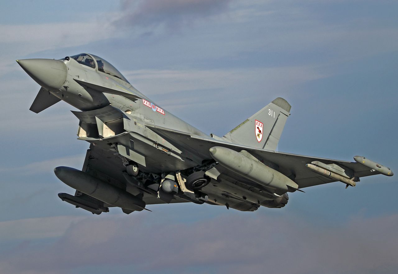 Eurofighter Typhoon należący do brytyjskich sił powietrznych (RAF)