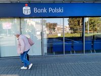 oddział banku PKO BP, zdj. ilustracyjne