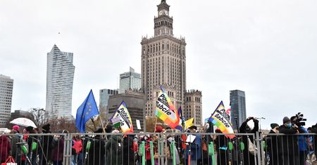 Strajk Kobiet i blokada Warszawy. W planach Narodowe Wiązanie Sznurówek