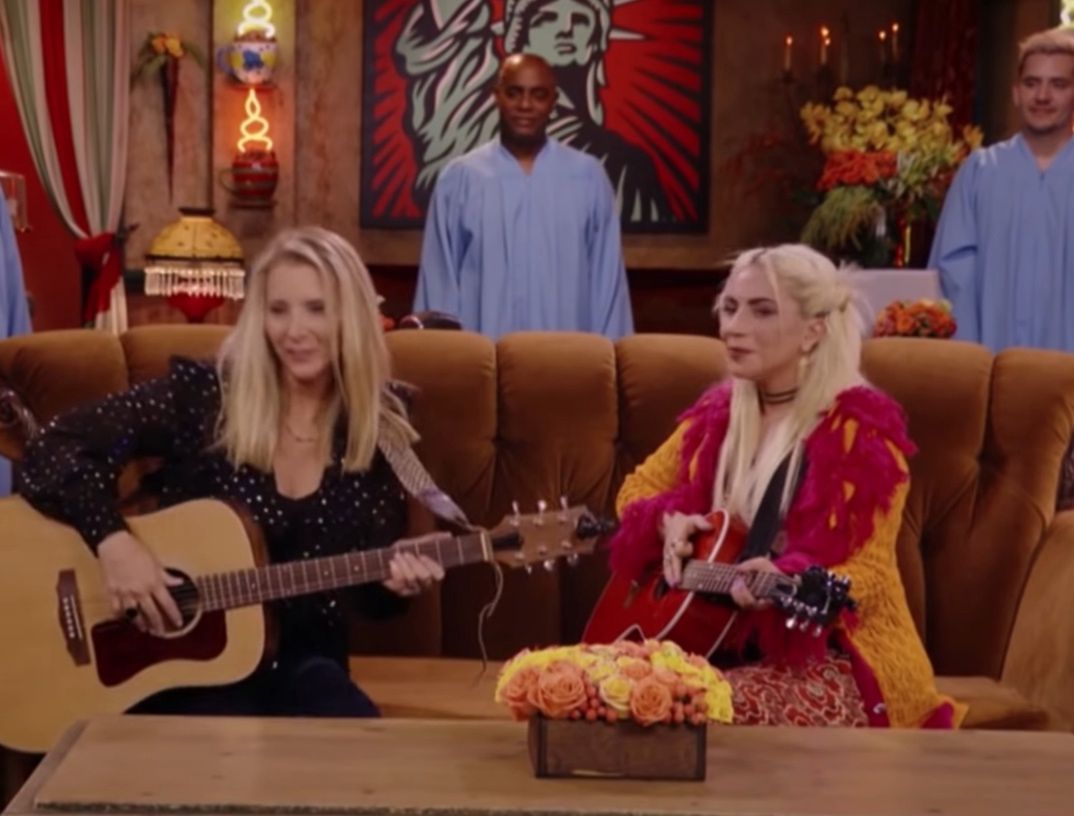 Lisa Kudrow i Lady Gaga podczas "Friends: The Reunion"