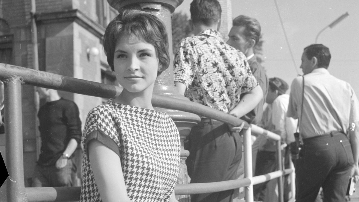 Teresa Tuszyńska podczas zdjęć do filmu "Do widzenia, do jutra"