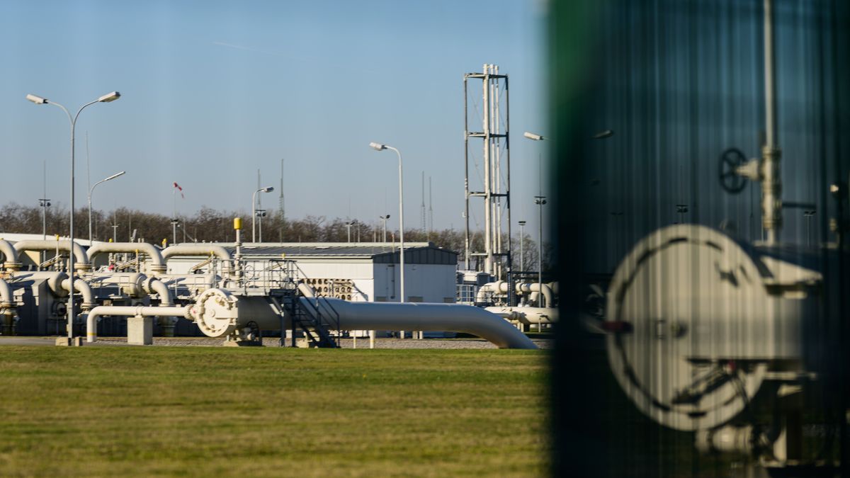 BAUMGARTEN AN DER MARCH, AUSTRIA - NOVEMBER 16: A view of the Gas Connect Austria natural gas distribution hub stand at Baumgarten an der March on November 16, 2024 near Vienna, Austria. Russia is suspending its deliveries of natural gas to Austria as of today, in part due to an arbitration case between Austrian energy company OMV and Russian supplier Gazprom. Russian gas supplies would have halted in 2025 anyway with the expiration of an agreement between Russia and Ukraine over the transit of Russian gas across Ukraine. (Photo by Christian Bruna/Getty Images)