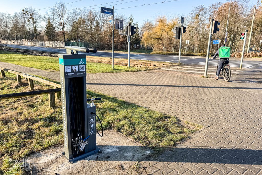 Poznań: Nowe stacje napraw rowerów już działają